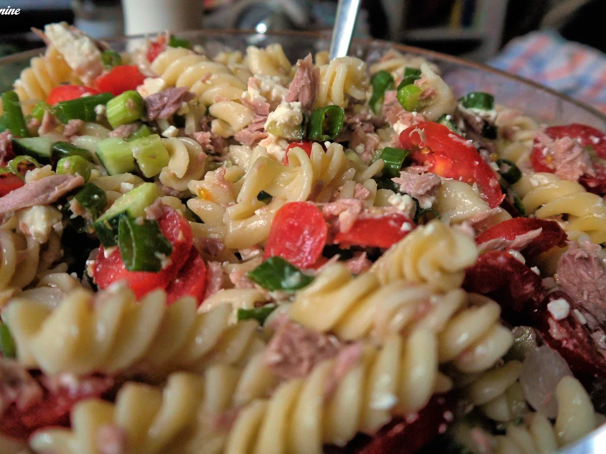 Rezept: Thunfisch-Pasta-Salat mit Ajvar-Dressing Bild Nr. 3168 Thunfisch-Pasta-Salat mit Ajvar-Dressing - Rezept - Bild Nr. 3168
