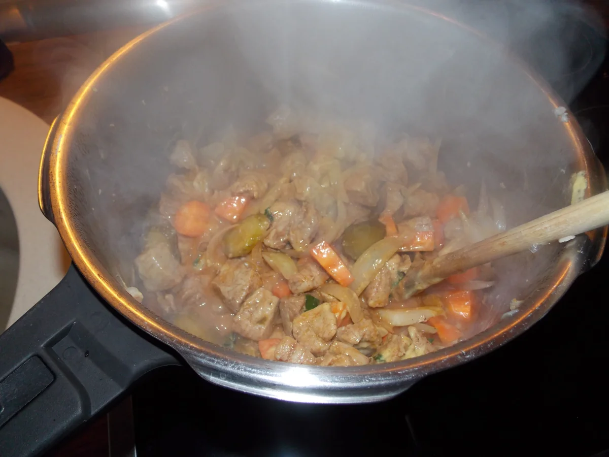 Gulasch wie wir ihn mögen - Rezept - Bild Nr. 3161