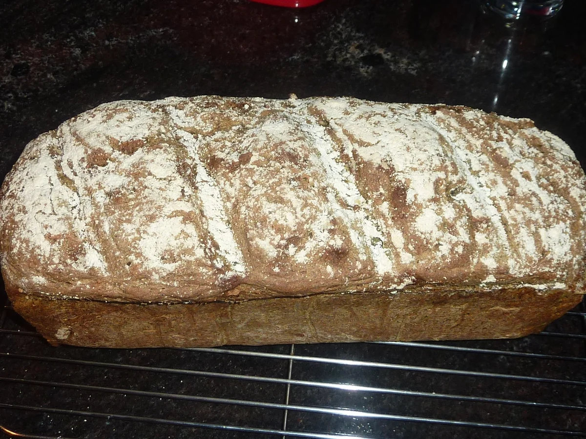 Brennnessel- Speck  Brot   - Rezept - Bild Nr. 3170