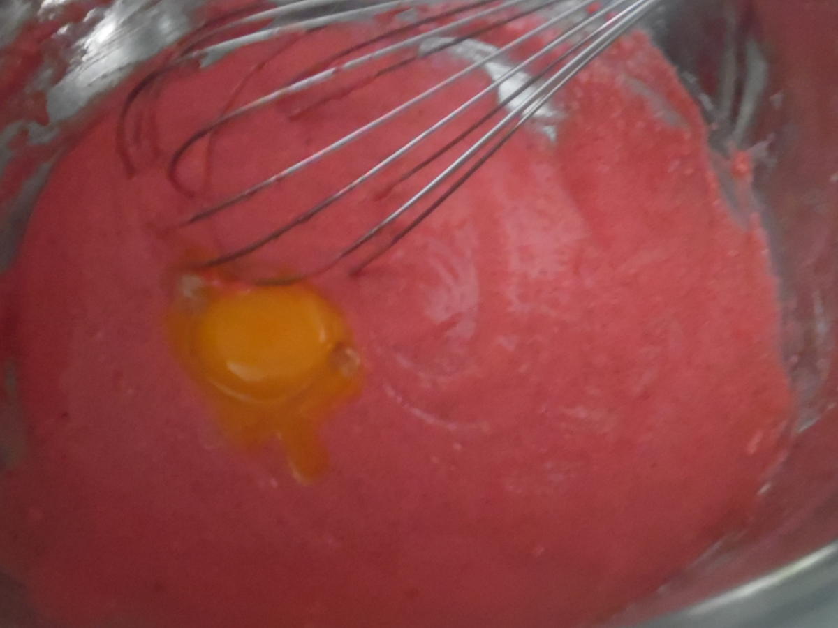 Erdbeer-Käsekuchen mit Knusperboden - Rezept - kochbar.de