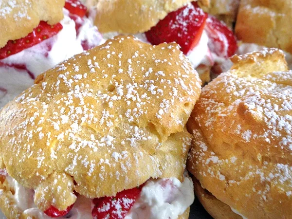 Erdbeer- und Kräuterquark-Windbeutel - Rezept - Bild Nr. 5