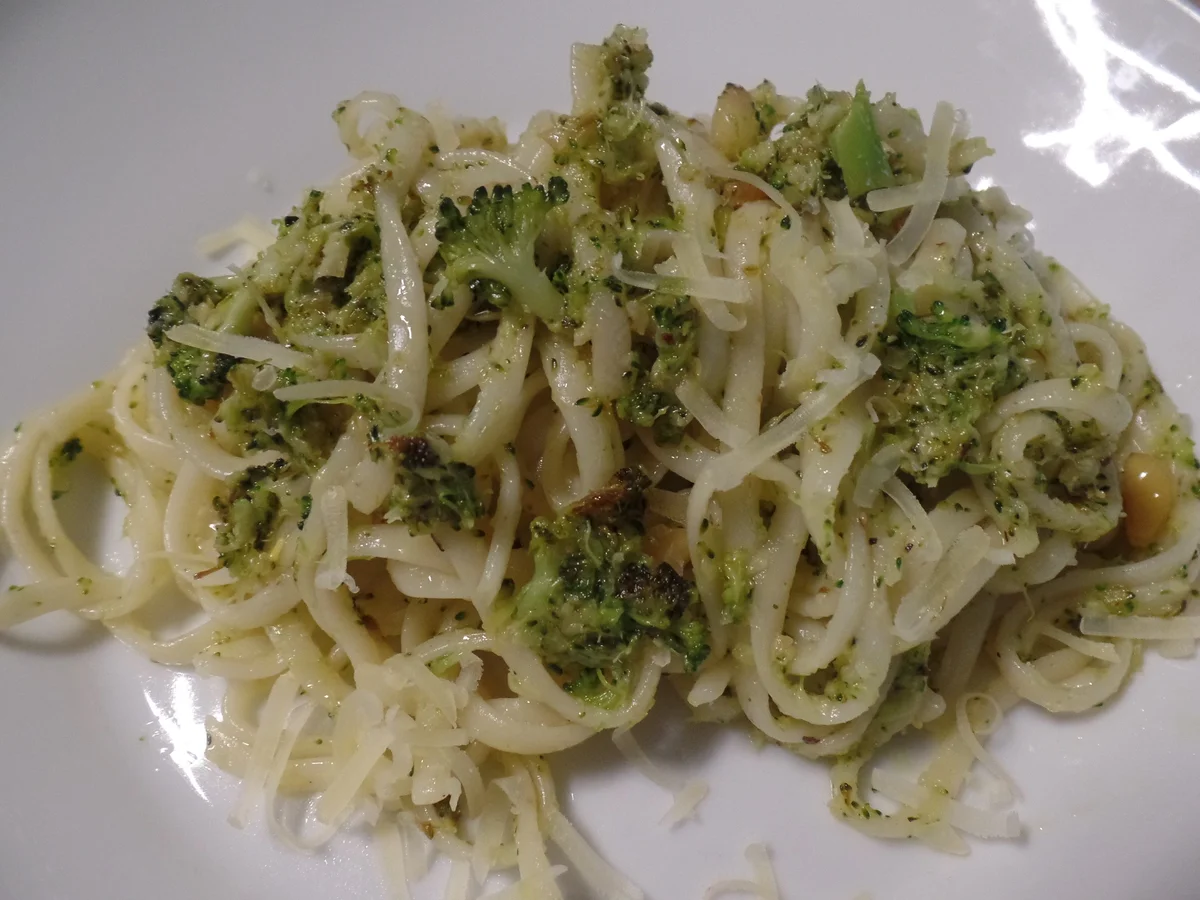 Linguine mit Brokkoli-Pesto - Rezept - Bild Nr. 3181
