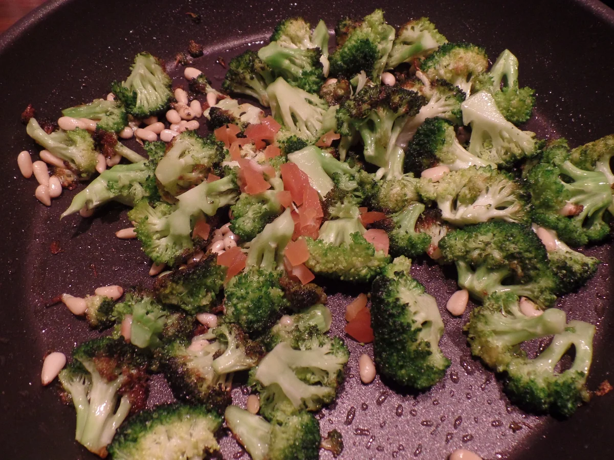 Linguine mit Brokkoli-Pesto - Rezept - Bild Nr. 3184