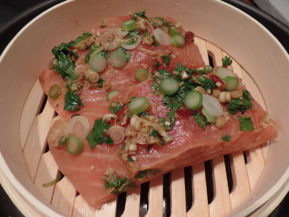 Asia-Lachsfilet aus dem Dampfkörbchen - Rezept - Bild Nr. 3195
