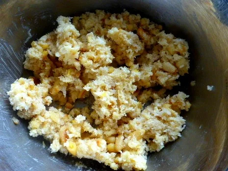 Gratinierter Ziegenkäse mit Pinienkernen auf warmen Gemüsesalat - Rezept - Bild Nr. 3197