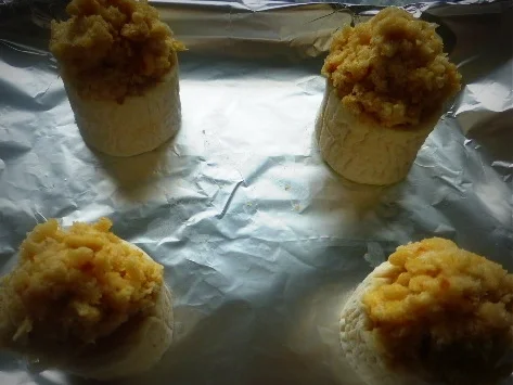 Gratinierter Ziegenkäse mit Pinienkernen auf warmen Gemüsesalat - Rezept - Bild Nr. 3198