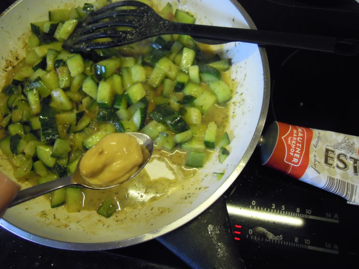 Gurkengemüse in Senfsauce mit Knusperkartöffelchen - Rezept - Bild Nr. 3204