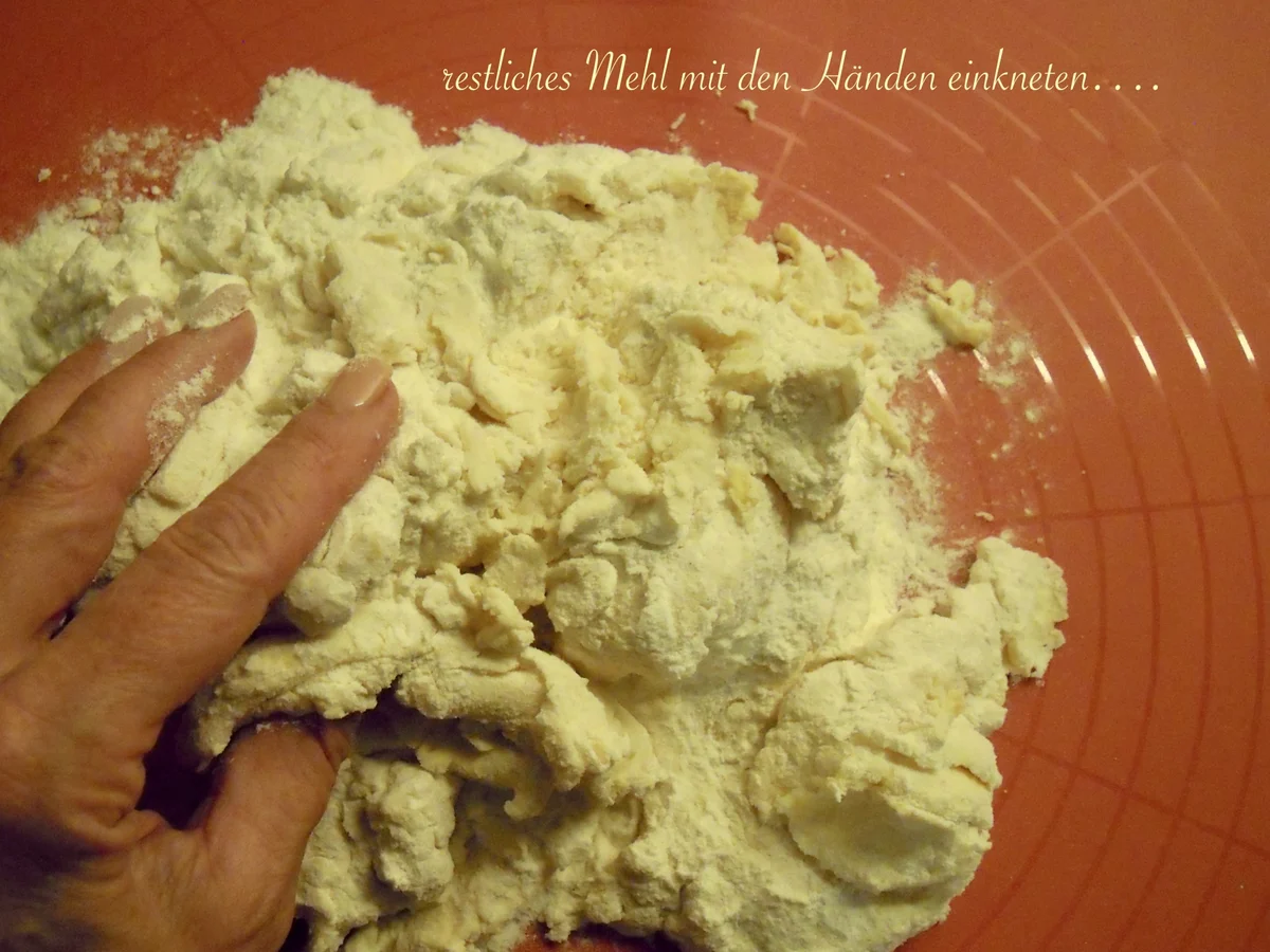 Wachauer Marillen Knödel aus feinem Topfenteig mit Knusperbrösel - Rezept - Bild Nr. 3210