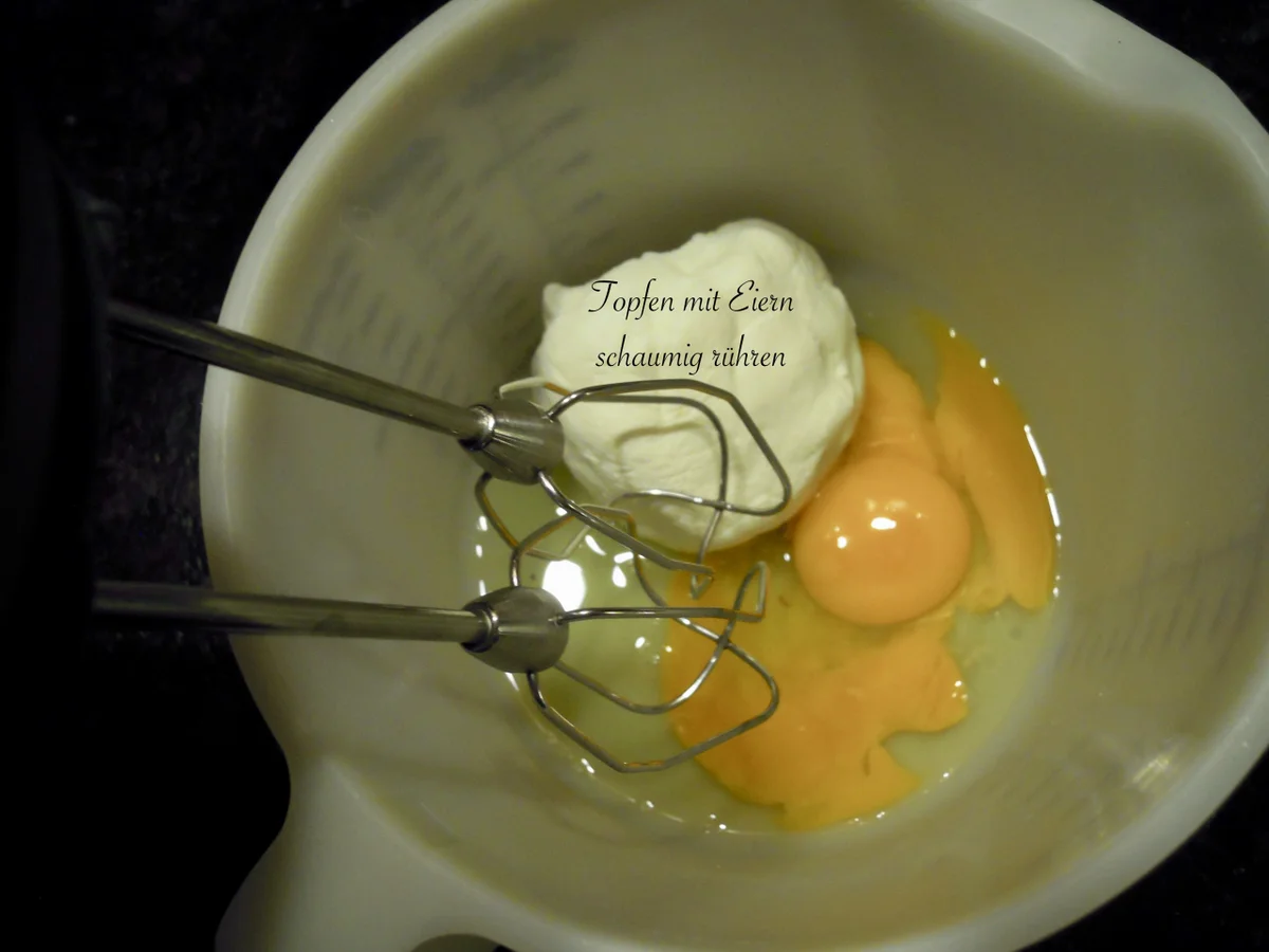 Wachauer Marillen Knödel aus feinem Topfenteig mit Knusperbrösel - Rezept - Bild Nr. 3213