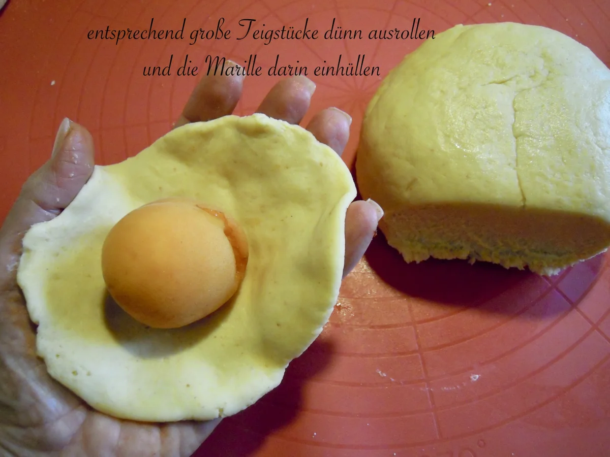 Wachauer Marillen Knödel aus feinem Topfenteig mit Knusperbrösel - Rezept - Bild Nr. 3213