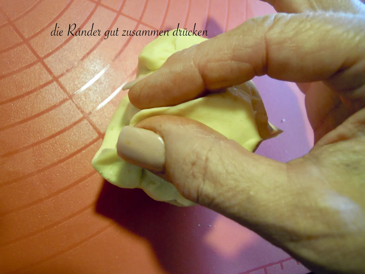 Wachauer Marillen Knödel aus feinem Topfenteig mit Knusperbrösel - Rezept - Bild Nr. 3215