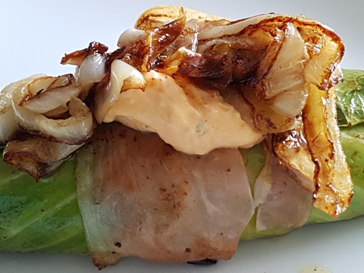 Bilder für Biggi`s Gemüsebeilagen = Weisskohlroulade ohne Fleisch aber mit Wurst:) - Rezept