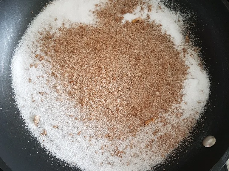 Gepfefferte Erdbeeren Vanilleeis Eierlikör Sahne = lecker Eis - Rezept - Bild Nr. 3212