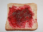 Rote-Beeren-Marmeladen-Chia-Toast - Rezept - Bild Nr. 2