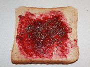 Rote-Beeren-Marmeladen-Chia-Toast - Rezept - Bild Nr. 2