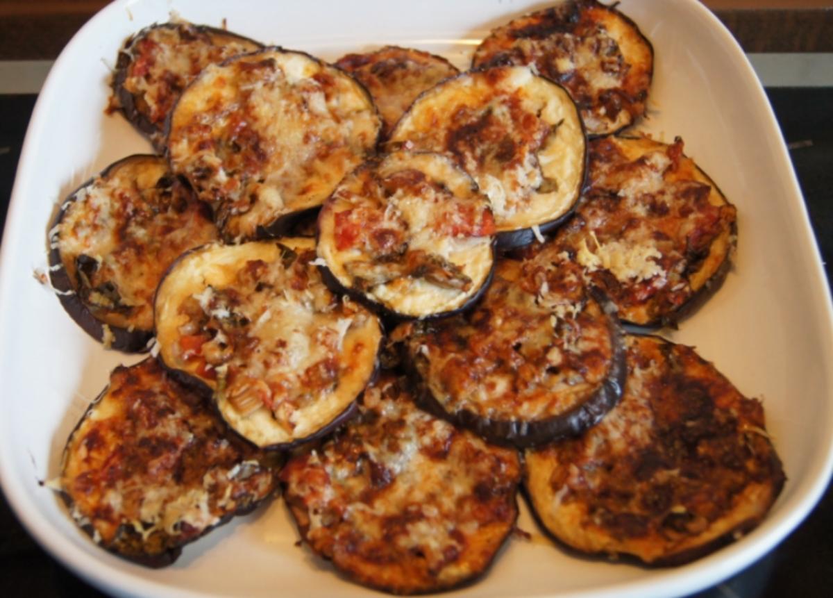 Überbackene Parmesan-Auberginenscheiben - Rezept - kochbar.de