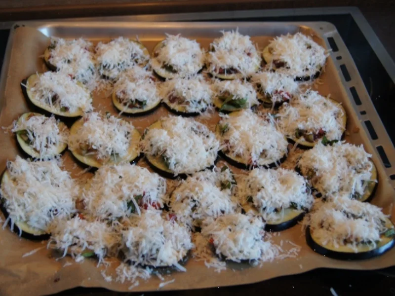 Rezept: Überbackene Parmesan-Auberginenscheiben Bild Nr. 3214 Überbackene Parmesan-Auberginenscheiben - Rezept - Bild Nr. 3214
