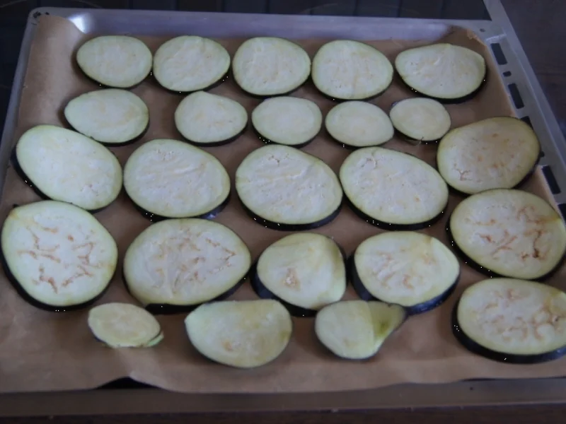 Rezept: Überbackene Parmesan-Auberginenscheiben Bild Nr. 3211 Überbackene Parmesan-Auberginenscheiben - Rezept - Bild Nr. 3211