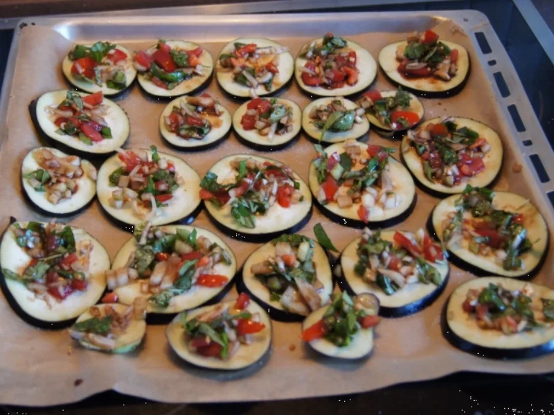 Rezept: Überbackene Parmesan-Auberginenscheiben Bild Nr. 3212 Überbackene Parmesan-Auberginenscheiben - Rezept - Bild Nr. 3212