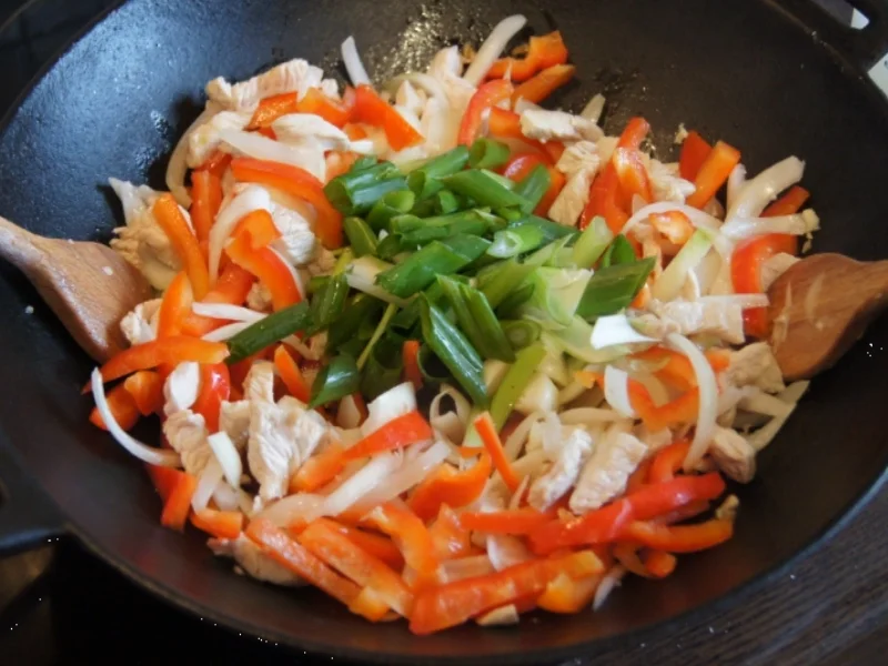 Putengeschnetzeltes im Wok mit Basmatireis - Rezept - Bild Nr. 3215