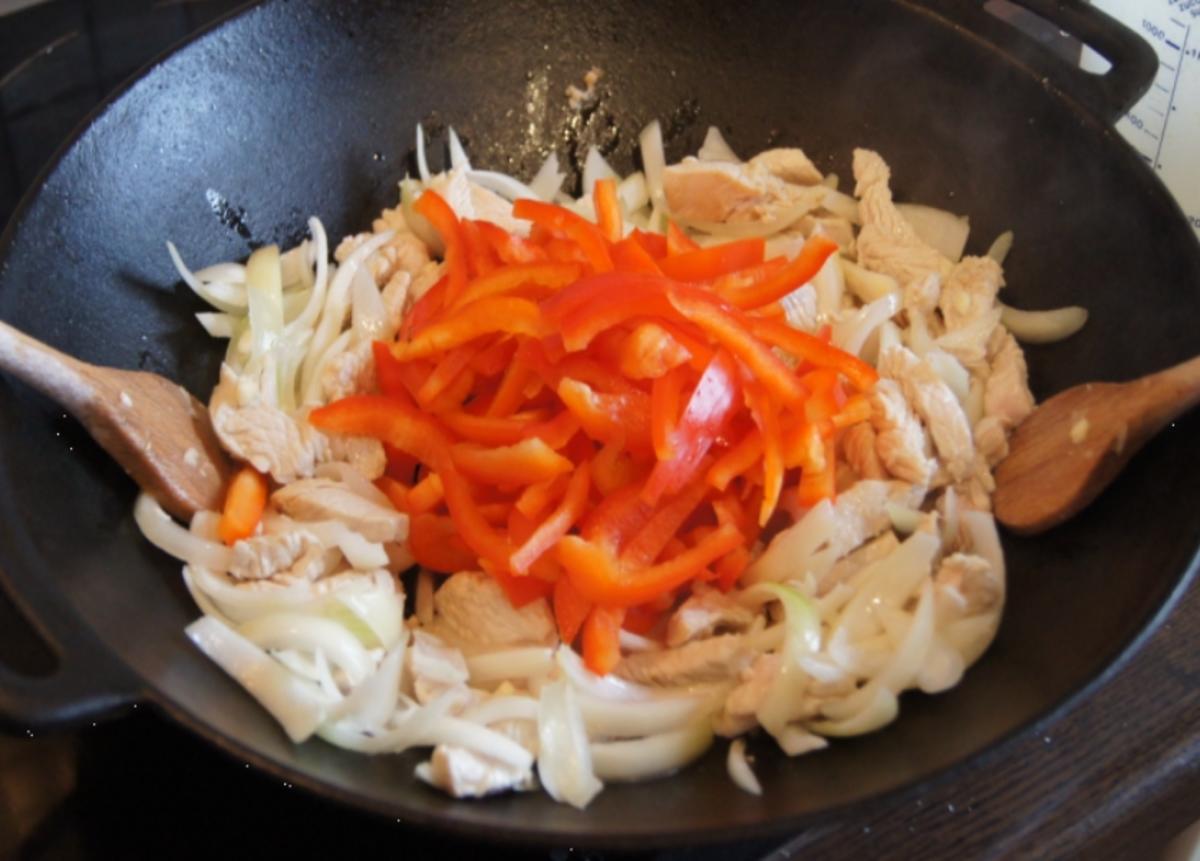 Putengeschnetzeltes im Wok mit Basmatireis - Rezept - Bild Nr. 3216