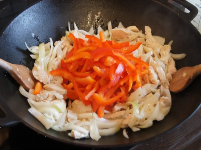 Putengeschnetzeltes im Wok mit Basmatireis - Rezept - Bild Nr. 3216
