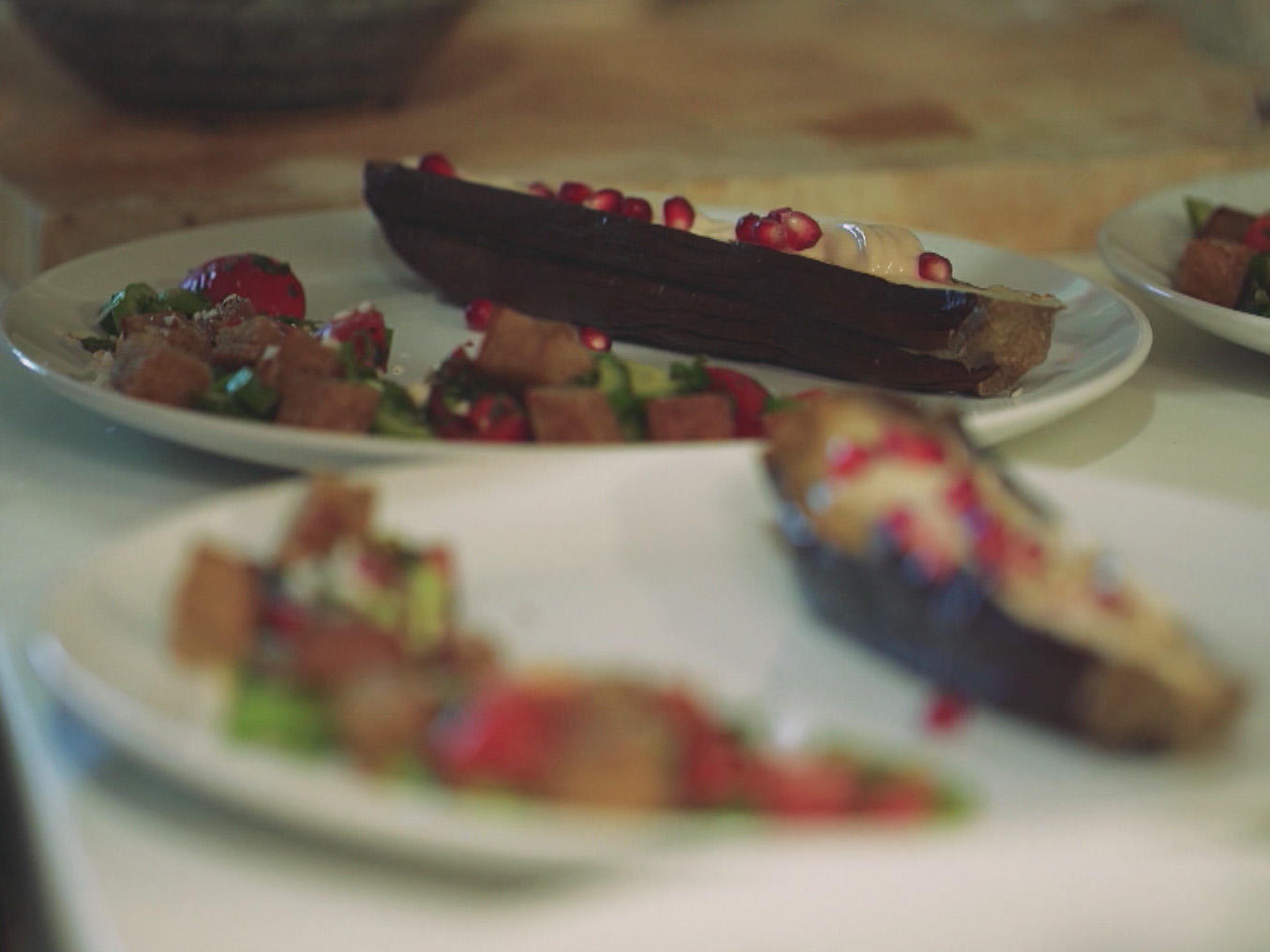 Bilder für Aubergine dazu Tahini und Fatoush Salat - Rezept