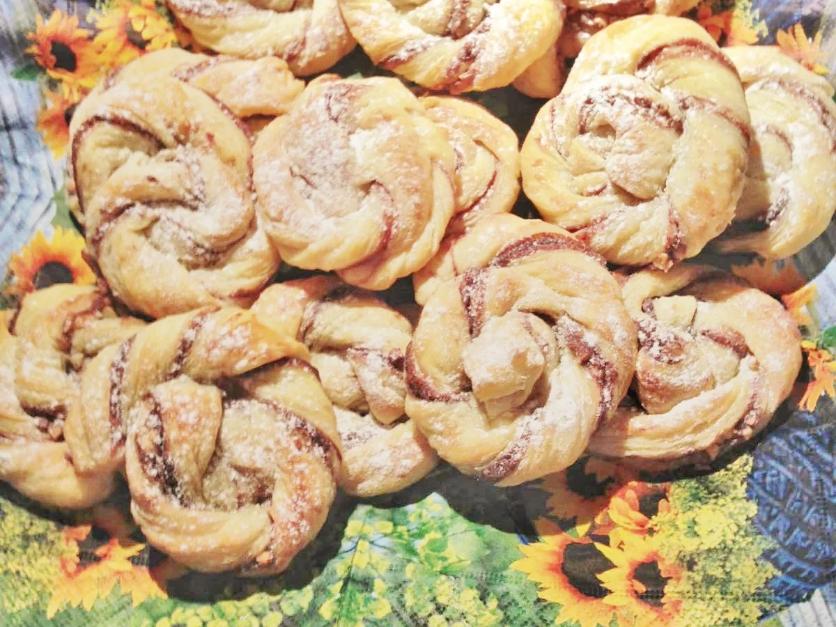 Rezept: Nutella Teilchen Bild Nr. 2 Nutella Teilchen - Rezept - Bild Nr. 2