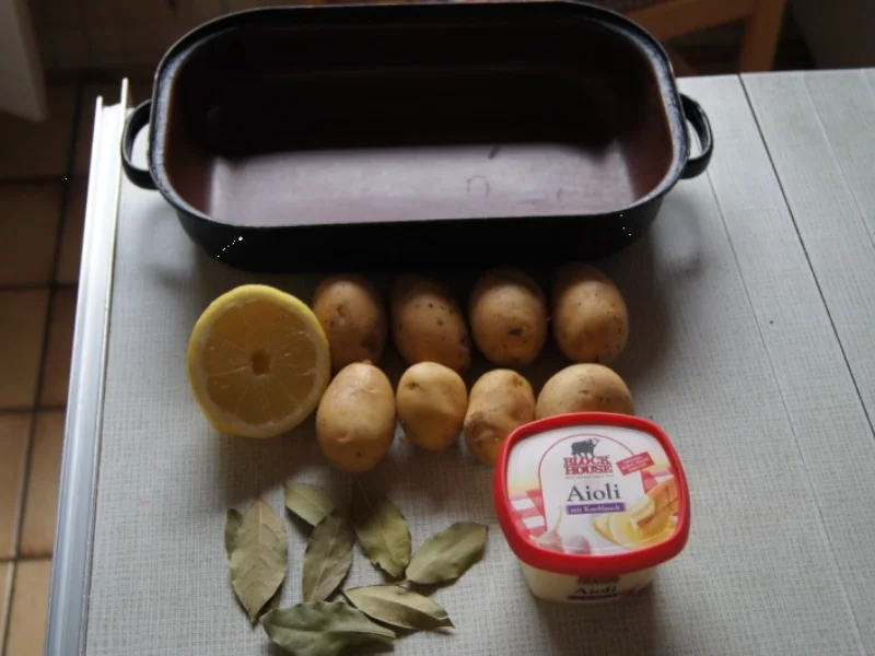 Rezept: Würzige Backkartoffeln mit Knoblauch-Aioli Bild Nr. 3 Würzige Backkartoffeln mit Knoblauch-Aioli - Rezept - Bild Nr. 3