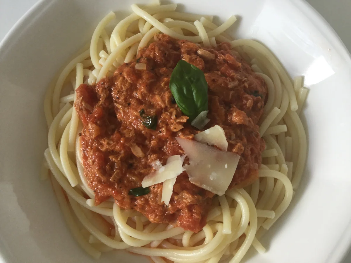 Nudeln an schneller Thunfisch - Tomatensoße a la Ari - Rezept - Bild Nr. 3227