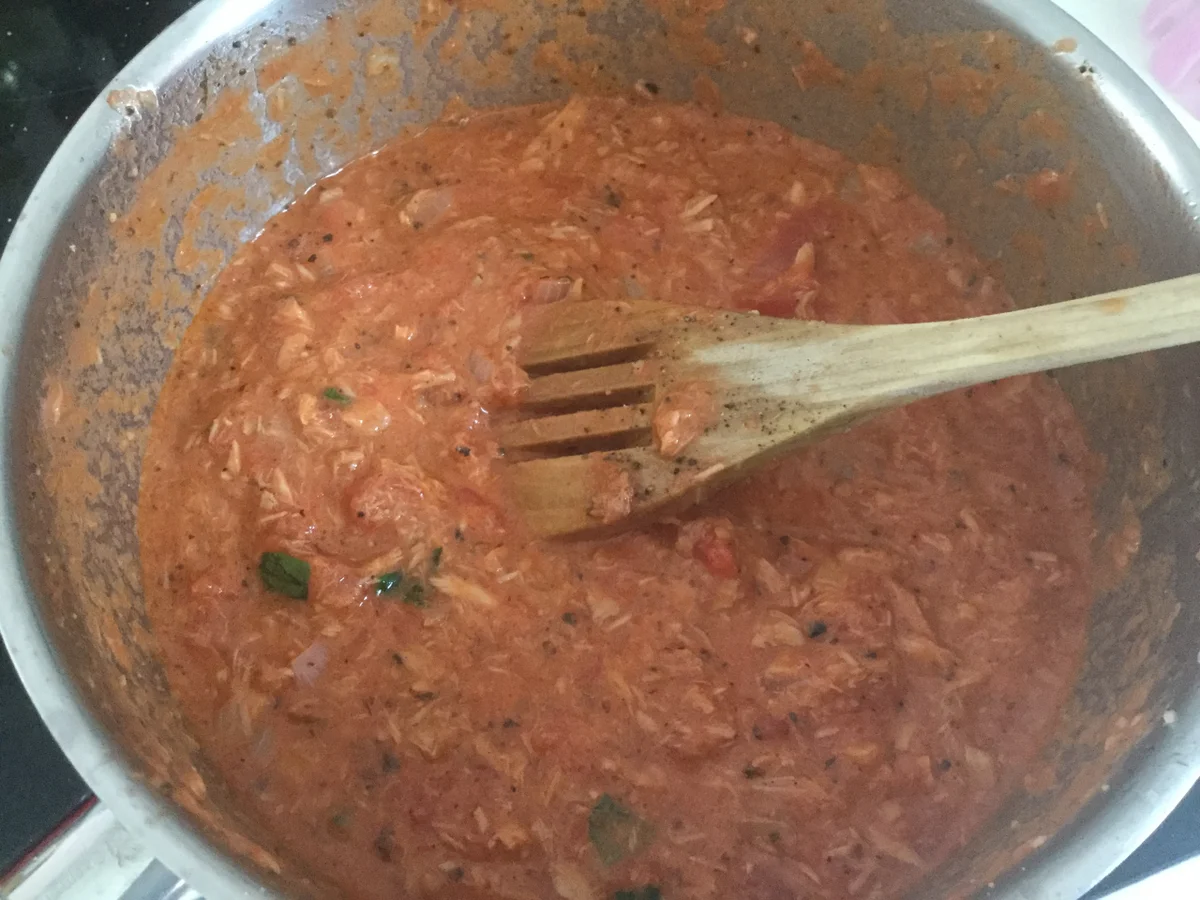 Nudeln an schneller Thunfisch - Tomatensoße a la Ari - Rezept - Bild Nr. 3233