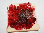 Rezept: Johannisbeer-Marmeladen-Toast mit Chia Samen Bild Nr. 2 Johannisbeer-Marmeladen-Toast mit Chia Samen - Rezept - Bild Nr. 2