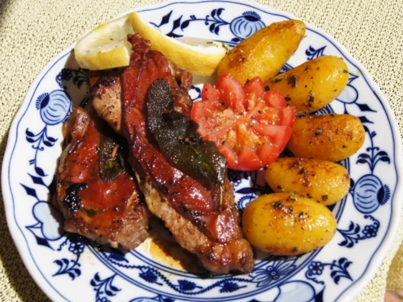 Saltimbocca mit würzigen Kartoffeln - Rezept - Bild Nr. 3228
