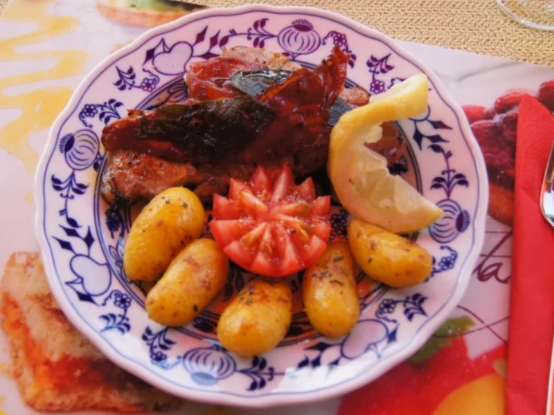 Saltimbocca mit würzigen Kartoffeln - Rezept - Bild Nr. 3239