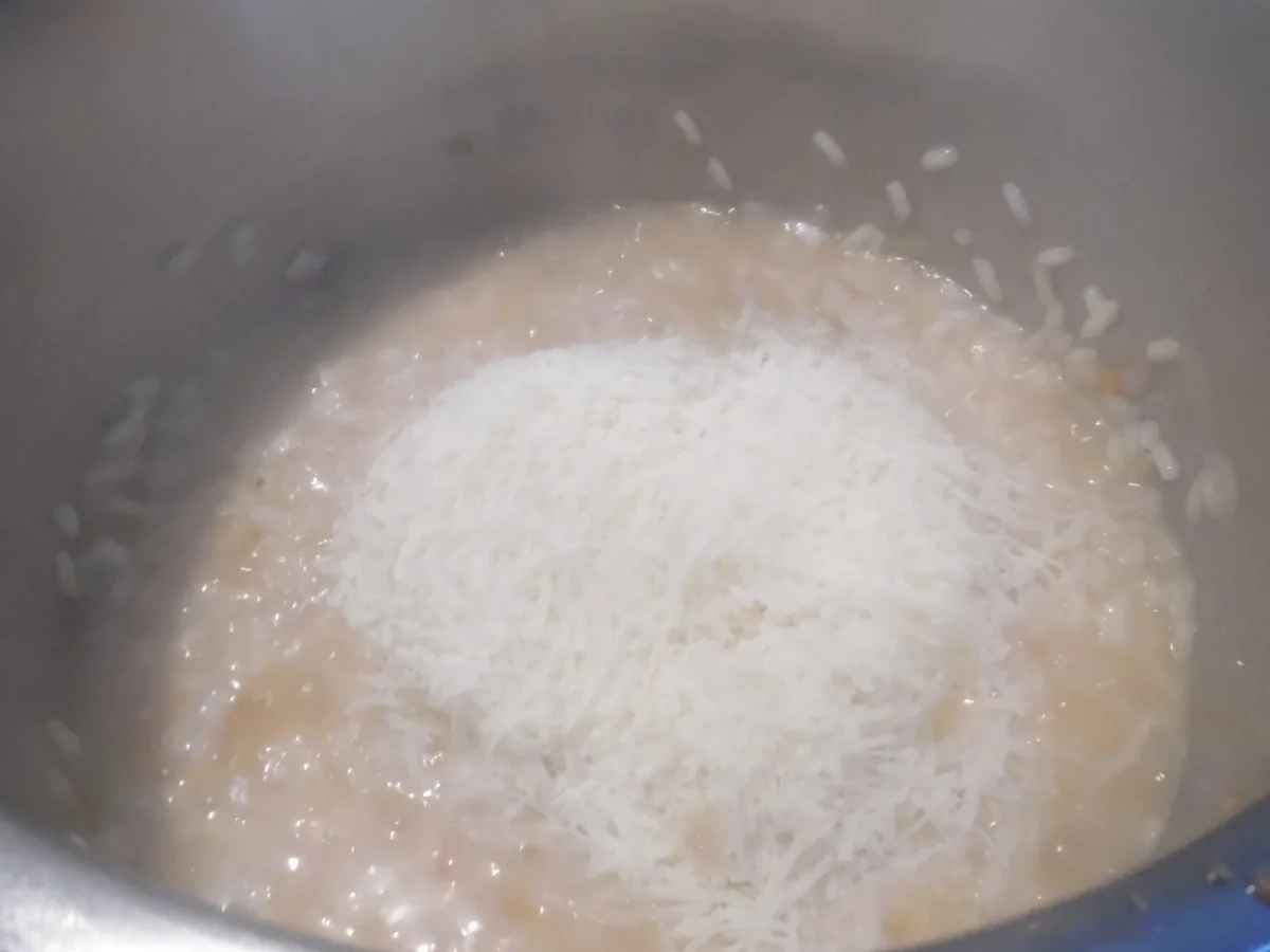 Kalbsrouladen mit Pfifferlings-Risotto und Petersilien-Schaum - Rezept - Bild Nr. 3249