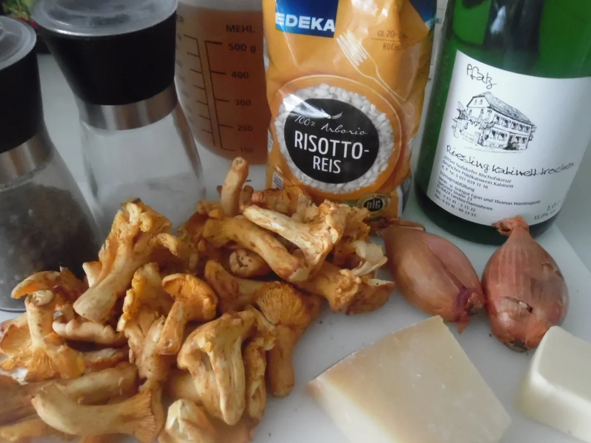 Kalbsrouladen mit Pfifferlings-Risotto und Petersilien-Schaum - Rezept - Bild Nr. 3261