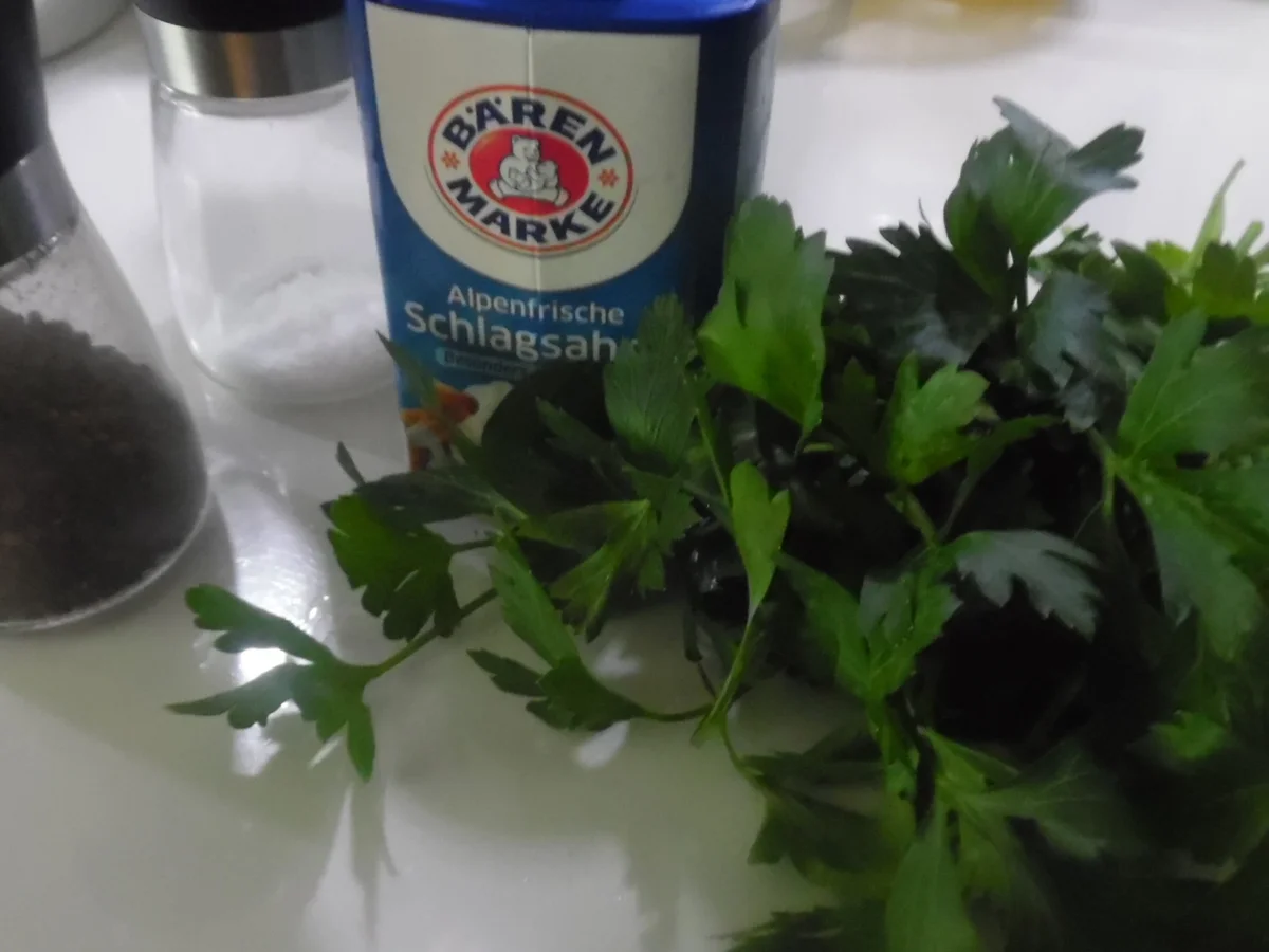 Kalbsrouladen mit Pfifferlings-Risotto und Petersilien-Schaum - Rezept - Bild Nr. 3264