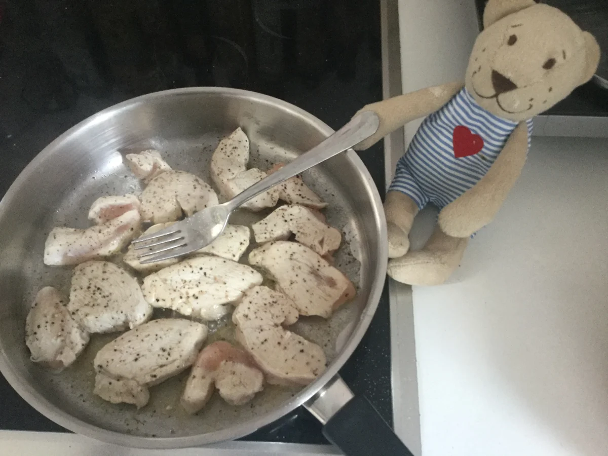 Rezept: Hähnchenhappen an Champignonsoße Bild Nr. 3249 Hähnchenhappen an Champignonsoße - Rezept - Bild Nr. 3249