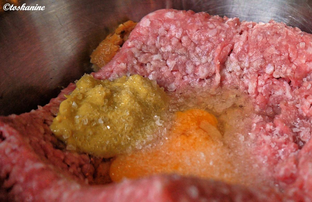 Gefüllte Zwiebeln im Baconmantel auf Kartoffelpüree mit Röstzwiebeln - Rezept - Bild Nr. 3270