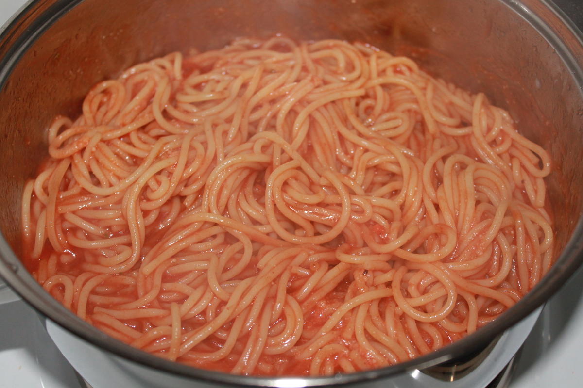 Spaghetti mit Tomatensoße - Rezept - Bild Nr. 2