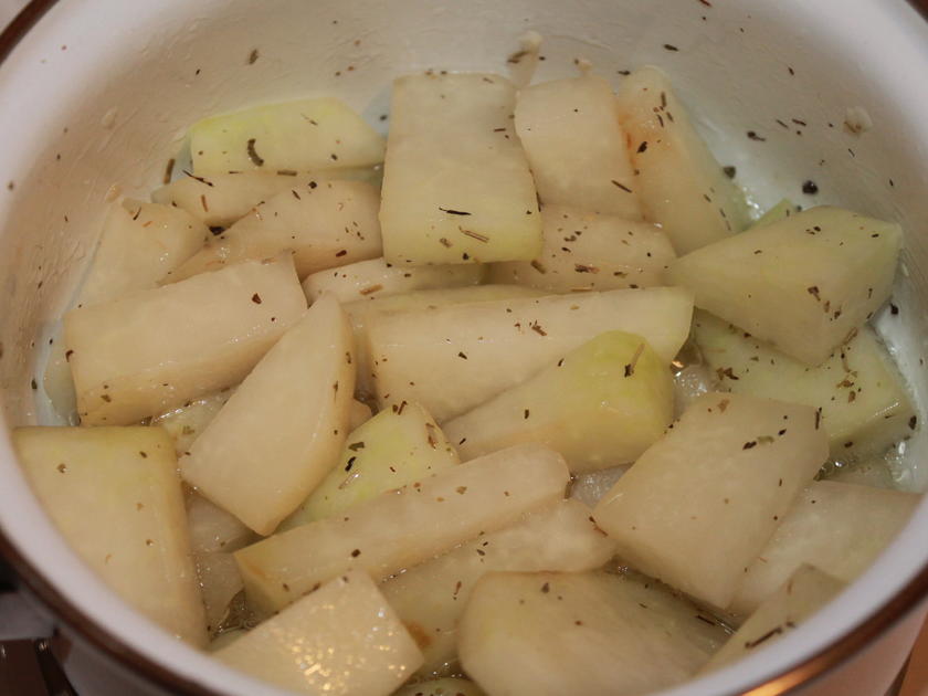 Geschmorter Kohlrabi mit Kräutern - Rezept - kochbar.de