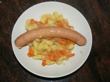 Möhren-Kartoffelgemüse "durcheinander" mit Würstchen - Rezept