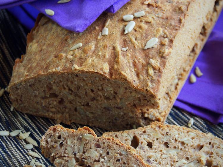 Schnelles 5 Minuten Dinkel Buchweizen Chia Brot - einfach - von Sri_Devi