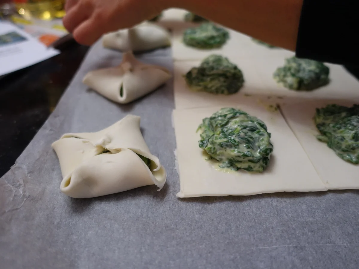 Rezept: Spinat Teigtaschen Bild Nr. 3 Spinat Teigtaschen - Rezept - Bild Nr. 3