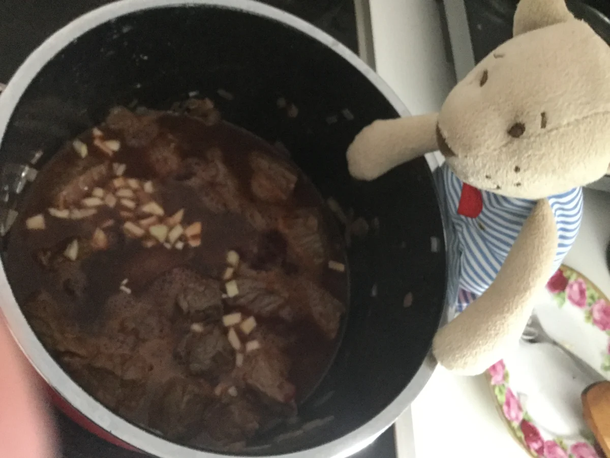 Rindergulasch an Rotwein - Rezept - Bild Nr. 3301