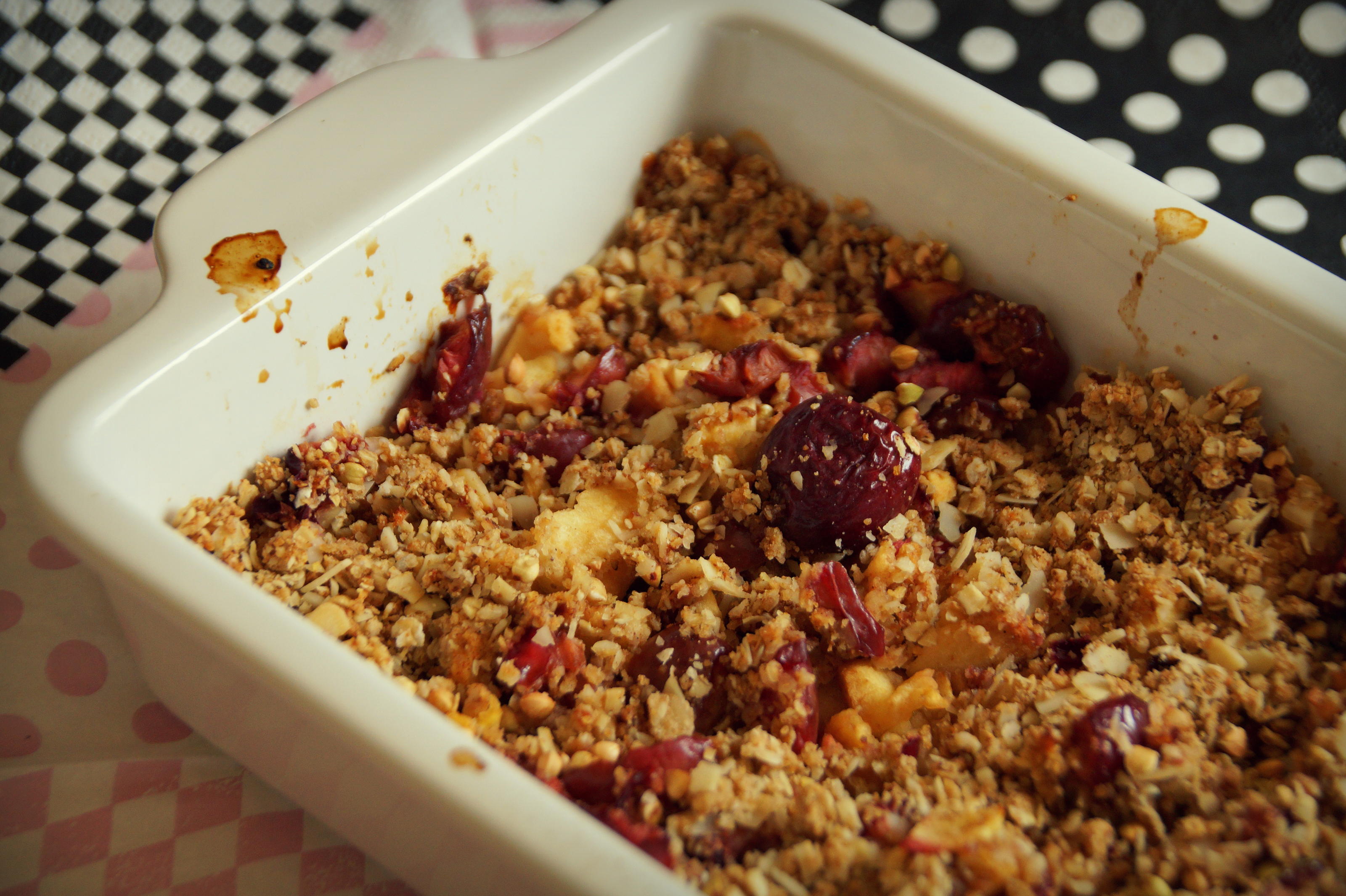 Bilder für Frühstück, Süßspeise: Fruchtiger Obst-Crumble - Rezept