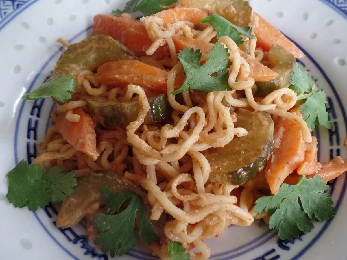 Mie-Nudeln mit Erdnuss-sauce - Rezept - Bild Nr. 3338