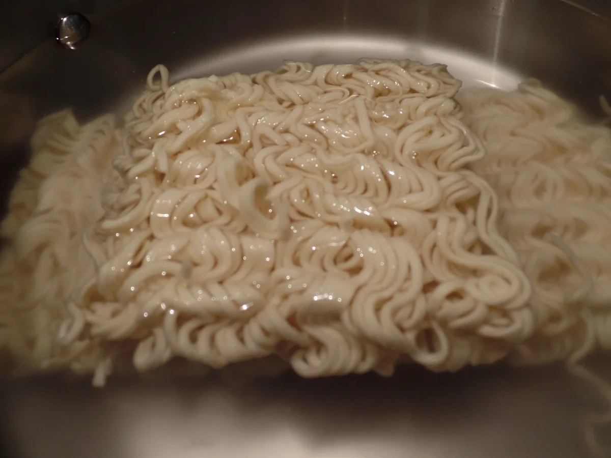 Mie-Nudeln mit Erdnuss-sauce - Rezept - Bild Nr. 3339