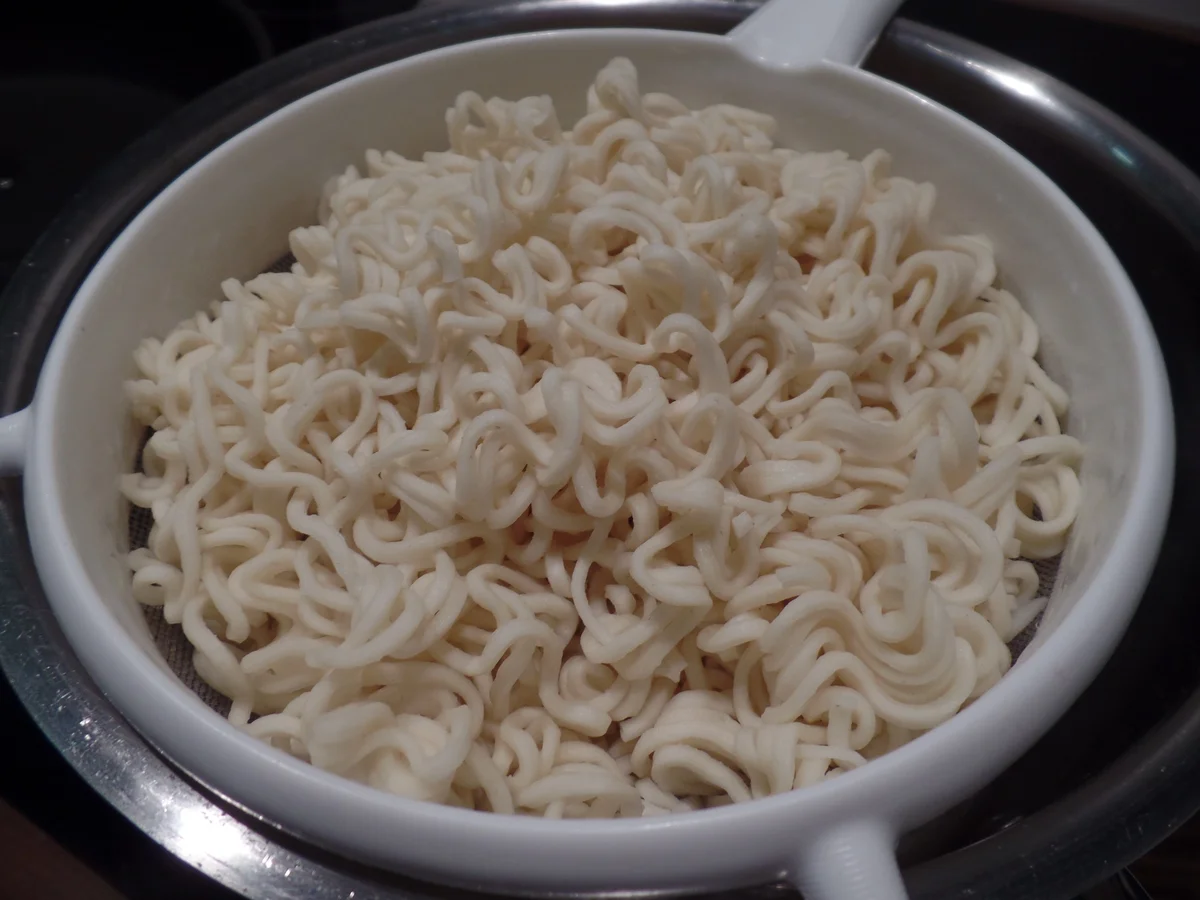 Mie-Nudeln mit Erdnuss-sauce - Rezept - Bild Nr. 3340