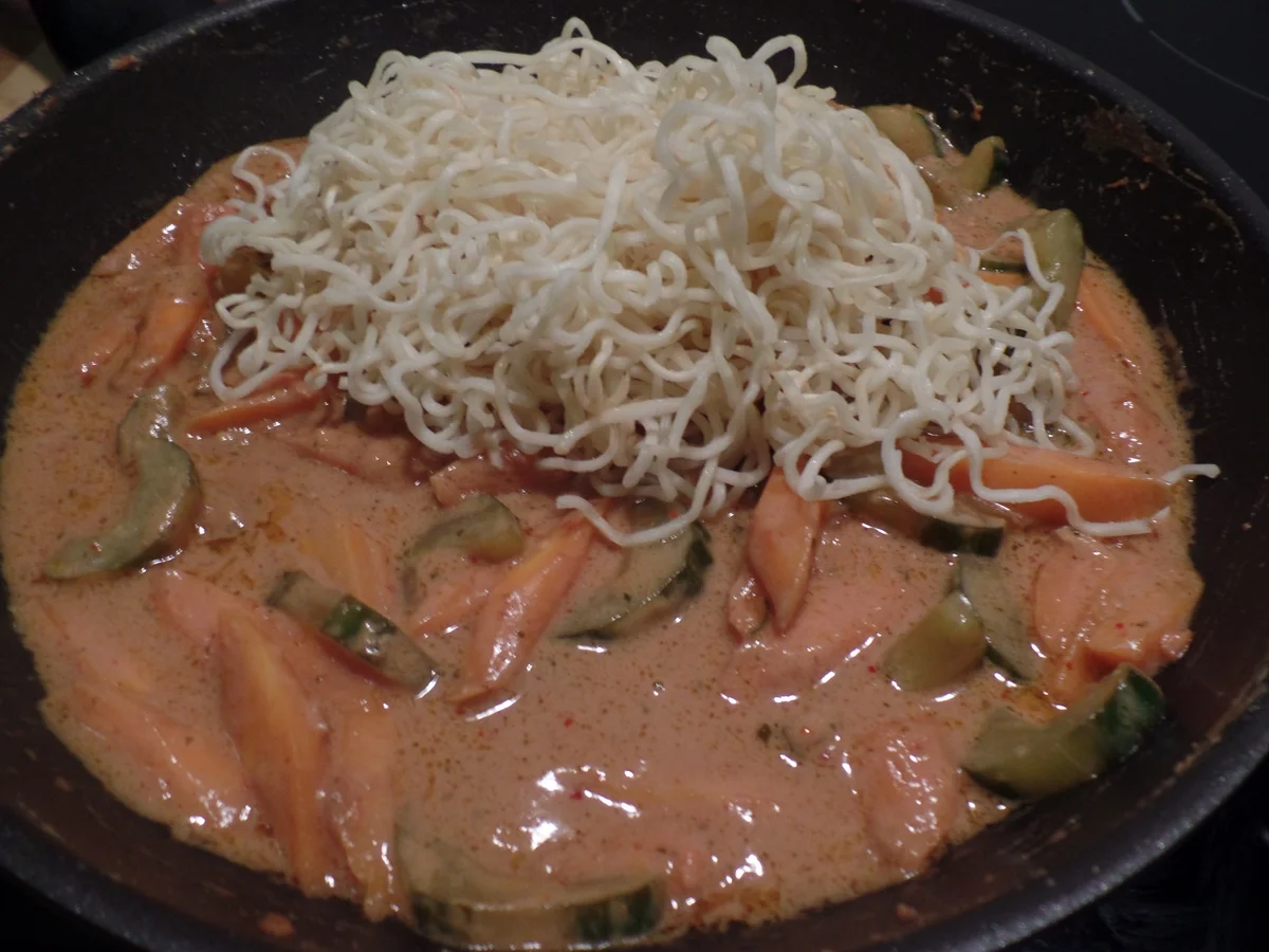 Mie-Nudeln mit Erdnuss-sauce - Rezept - Bild Nr. 3350